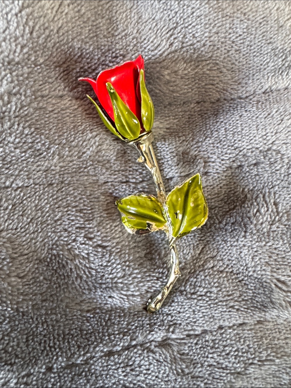 Enamel Red Rose Decorative Accent Pin - Gold Stem